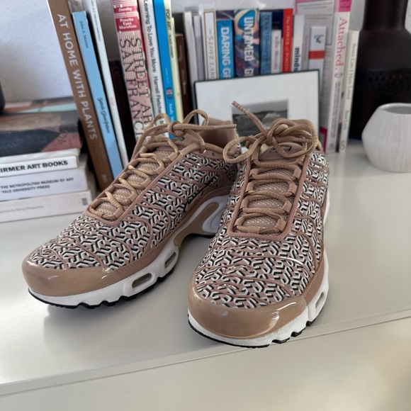 Nike women’s air max plus united in victory print 38.5 - Picture 1 of 7